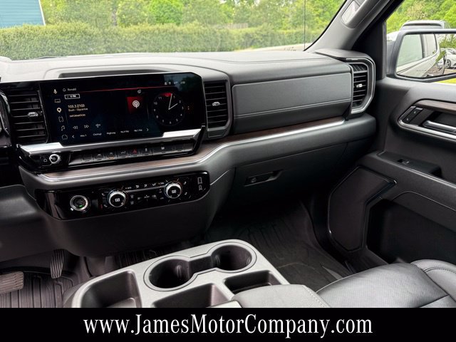 Used 2023 GMC Sierra 1500 SLT AWD/4WD image 17