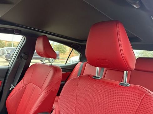 Used 2025 Toyota Camry XSE image 9