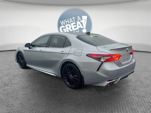 Used 2022 Toyota Camry XSE image 6