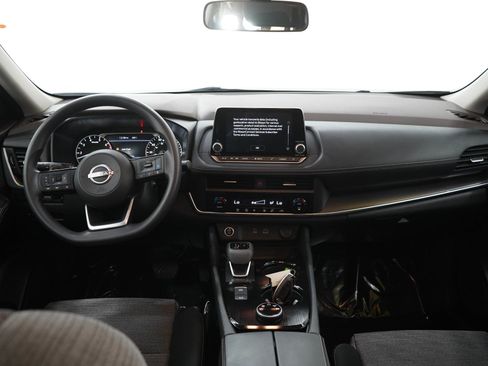 Used 2023 Nissan Rogue SV AWD/4WD image 16