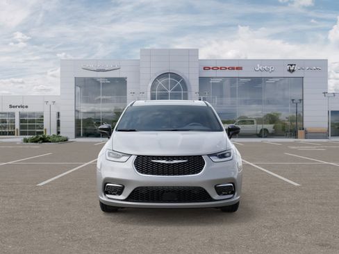 New 2026 Chrysler Pacifica Limited AWD/4WD image 6