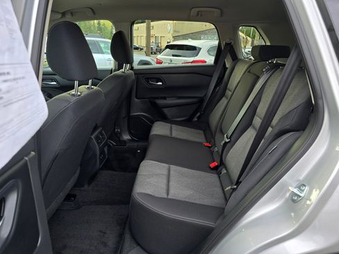 Used 2024 Nissan Rogue SV AWD/4WD image 16