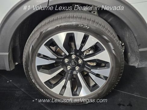 Used 2025 Ford Explorer Platinum w/ LUX Leather Package AWD/4WD image 11