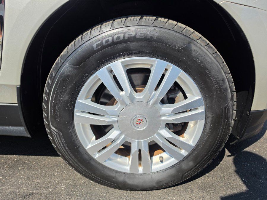 Used 2014 Cadillac SRX Luxury w/ Driver Awareness Package FWD image 13