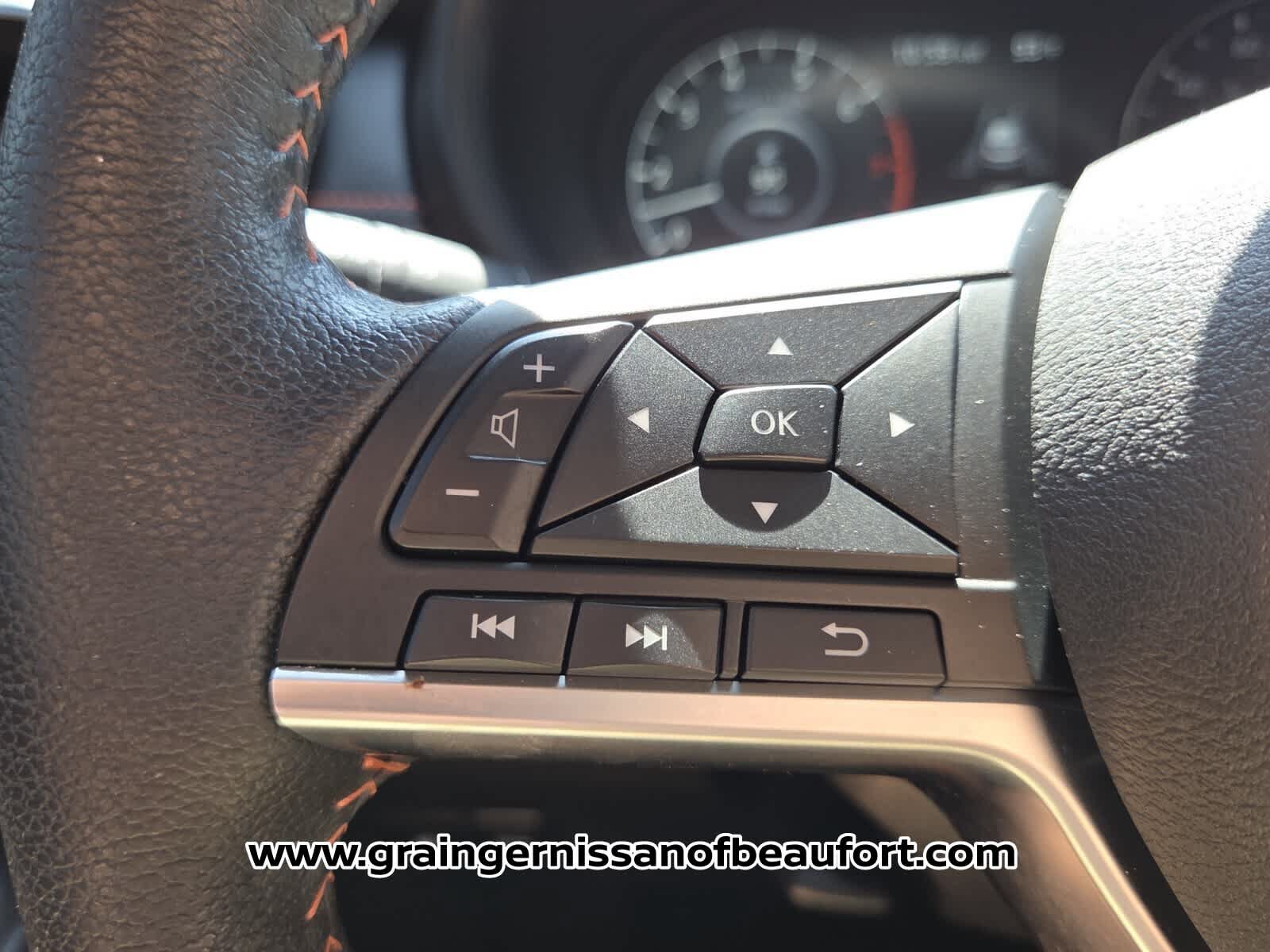 Used 2023 Nissan Kicks SR w/ SR Premium Package FWD image 12