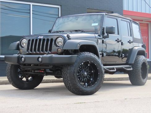 Used 2014 Jeep Wrangler Unlimited Sport AWD/4WD image 8