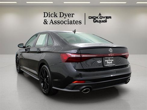 Used 2025 Volkswagen Jetta GLI Autobahn image 4