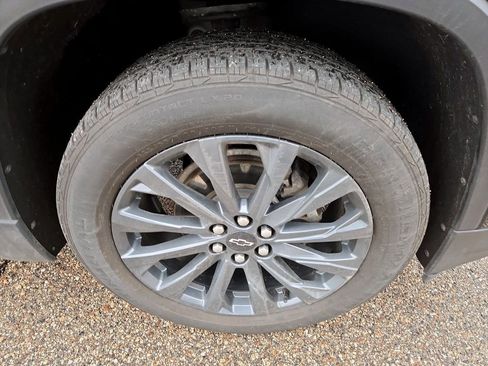 Used 2023 Chevrolet Traverse RS AWD/4WD image 36
