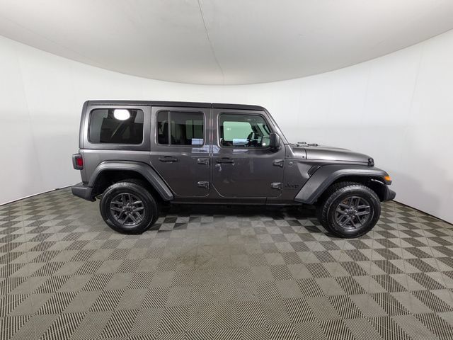 Used 2024 Jeep Wrangler Unlimited Sport AWD/4WD image 4