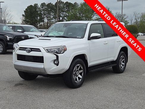 Used 2024 Toyota 4Runner TRD Off-Road Premium AWD/4WD image 2