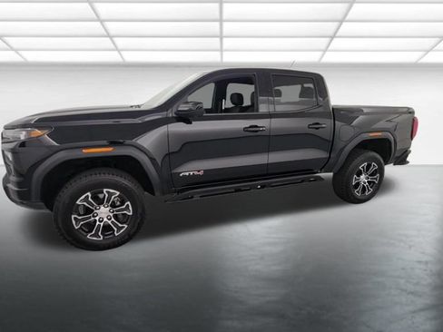 Used 2024 GMC Canyon AT4 w/ AT4 Premium Package AWD/4WD image 3
