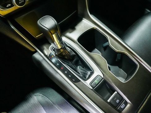 Used 2018 Honda Accord LX image 14