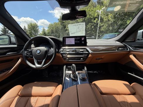 Used 2023 BMW 530i xDrive w/ Premium Package AWD/4WD image 14