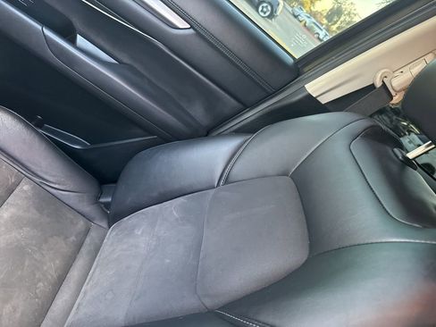 Used 2018 MAZDA CX-5 Touring w/ Preferred Equipment Package FWD image 9