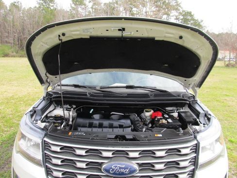 Used 2017 Ford Explorer XLT w/ Equipment Group 202A image 49