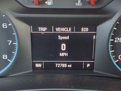 Used 2018 Chevrolet Equinox LT FWD image 14