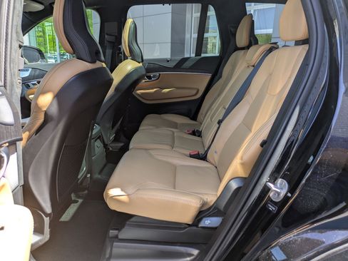 Used 2023 Volvo XC90 T8 Ultimate w/ Lounge Package AWD/4WD image 27