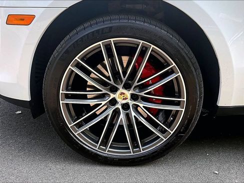 Certified 2026 Porsche Macan S AWD/4WD image 14