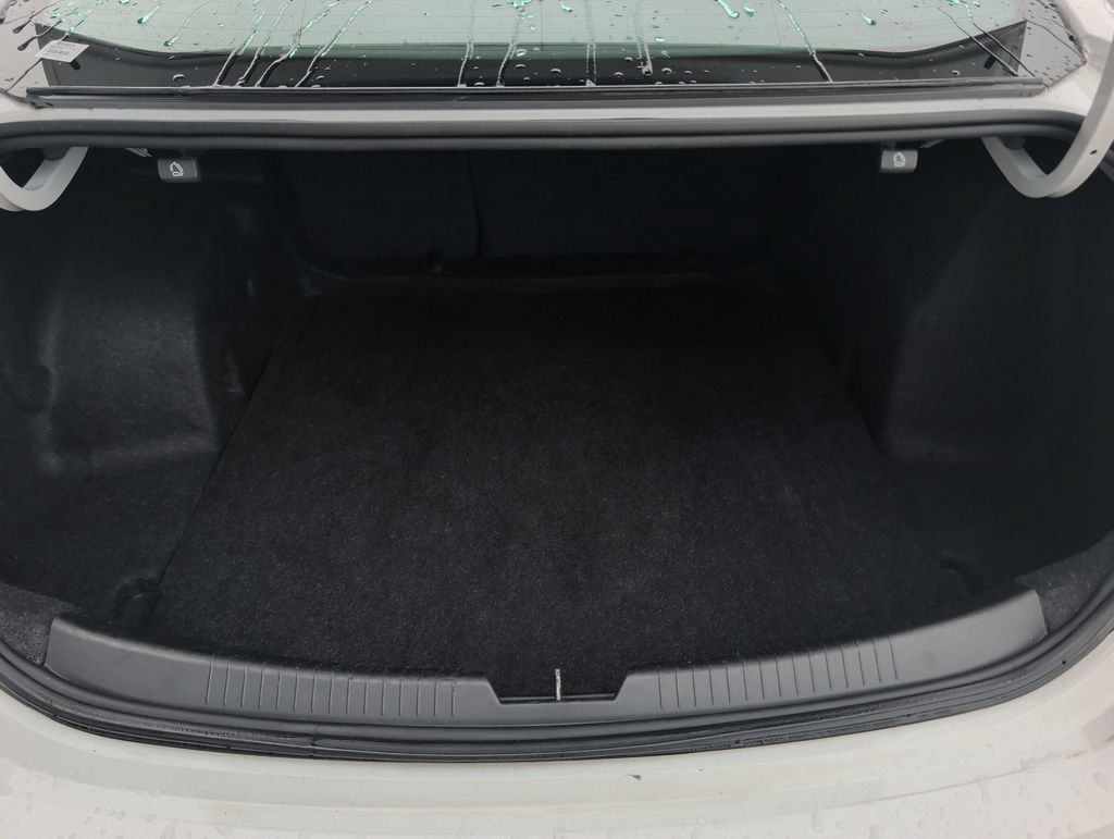 Used 2023 Chevrolet Malibu LT FWD image 19