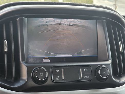 Used 2021 Chevrolet Colorado LT w/ Fleet Safety Package image 9