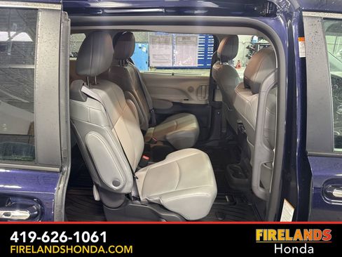 Used 2024 Toyota Sienna XLE image 40