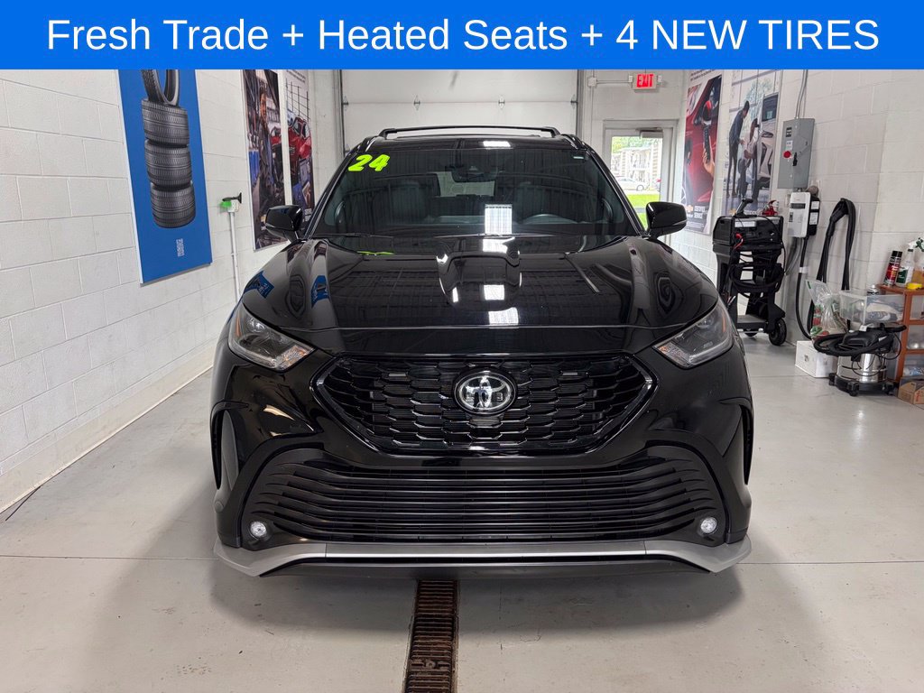 Used 2024 Toyota Highlander XSE AWD/4WD image 3