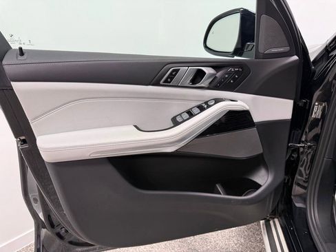 Used 2023 BMW X7 xDrive40i w/ Executive Package image 34