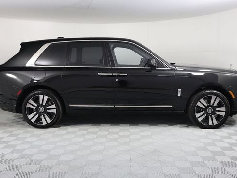 New 2026 Rolls-Royce Cullinan AWD/4WD image 8