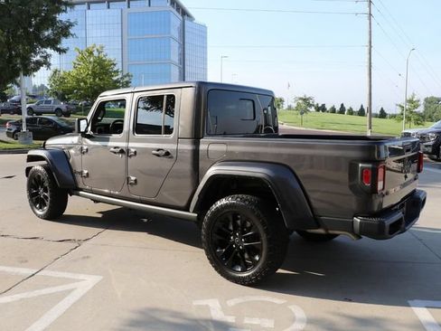 Used 2025 Jeep Gladiator Sport AWD/4WD image 5