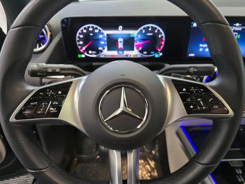 Used 2025 Mercedes-Benz GLA 250 4MATIC image 14