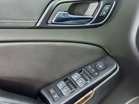 Used 2018 Chevrolet Suburban LT image 22