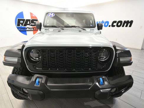 Used 2024 Jeep Wrangler Unlimited AWD/4WD image 8