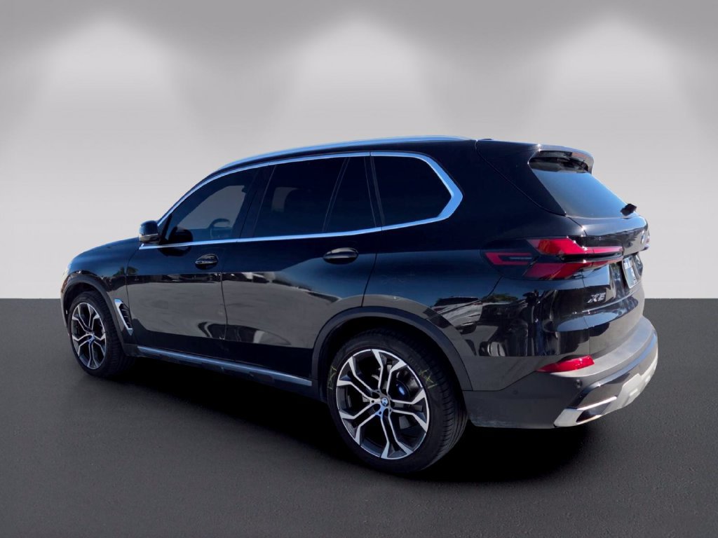 Certified 2025 BMW X5 sDrive40i w/ Parking Assistance Package RWD image 6