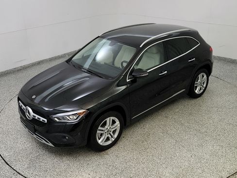 Used 2023 Mercedes-Benz GLA 250 4MATIC w/ Premium Package image 14