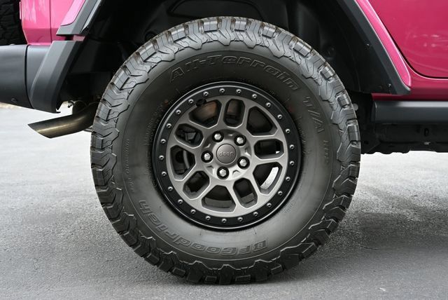 Used 2022 Jeep Wrangler Unlimited Rubicon w/ Xtreme Recon 35" Tire Package AWD/4WD image 15
