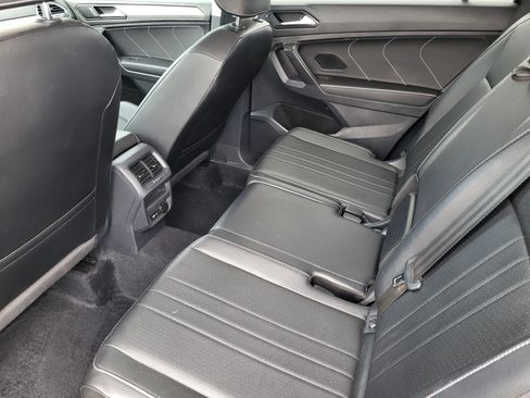 Used 2022 Volkswagen Tiguan SE FWD image 30