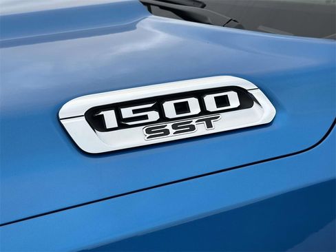 Used 2025 RAM 1500 Laramie image 10