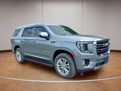 Used 2024 GMC Yukon SLT w/ SLT Luxury Package