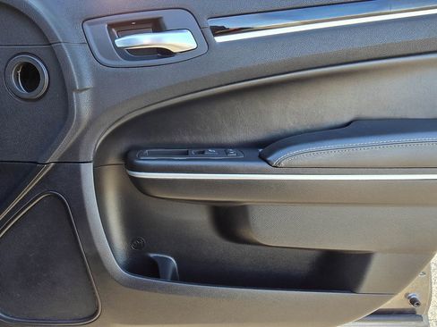 Used 2020 Chrysler 300 S image 38