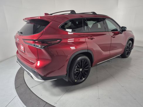 New 2026 Toyota Highlander XSE image 5