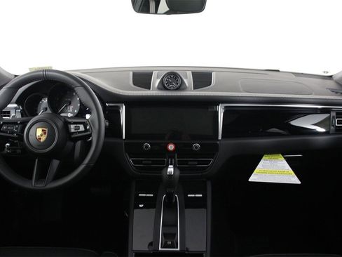 New 2026 Porsche Macan image 11