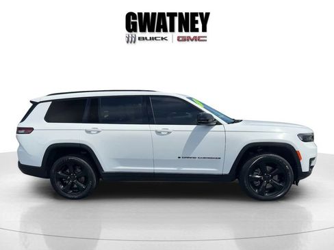 Used 2024 Jeep Grand Cherokee L Laredo AWD/4WD image 2