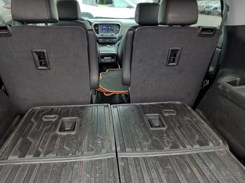 Used 2023 GMC Acadia AT4 w/ Trailering Package AWD/4WD image 11
