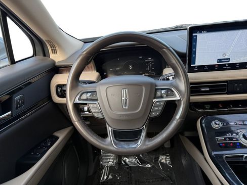 Used 2023 Lincoln Nautilus Reserve AWD/4WD image 12
