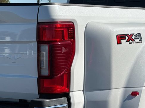 Used 2021 Ford F450 Lariat w/ Lariat Ultimate Package AWD/4WD image 38
