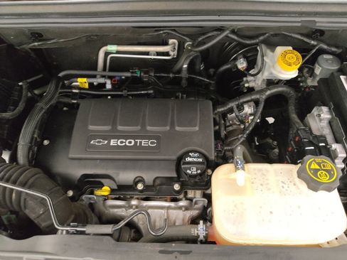 Used 2019 Chevrolet Trax LT w/ Sun & Sound Package image 30