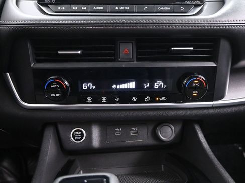 Used 2023 Nissan Rogue SV image 29