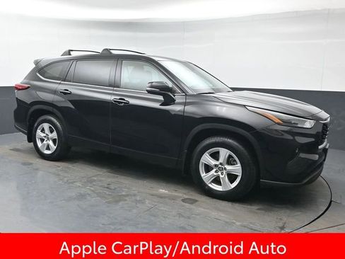 Certified 2022 Toyota Highlander LE image 9