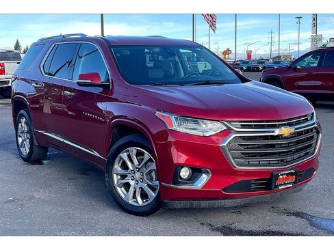 Used 2019 Chevrolet Traverse Premier image 2