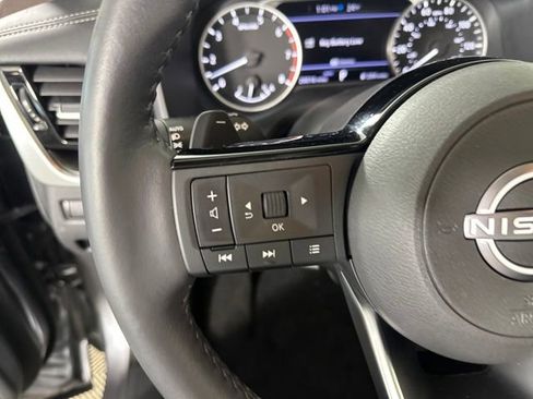Used 2023 Nissan Rogue SV w/ SV Premium Package image 15